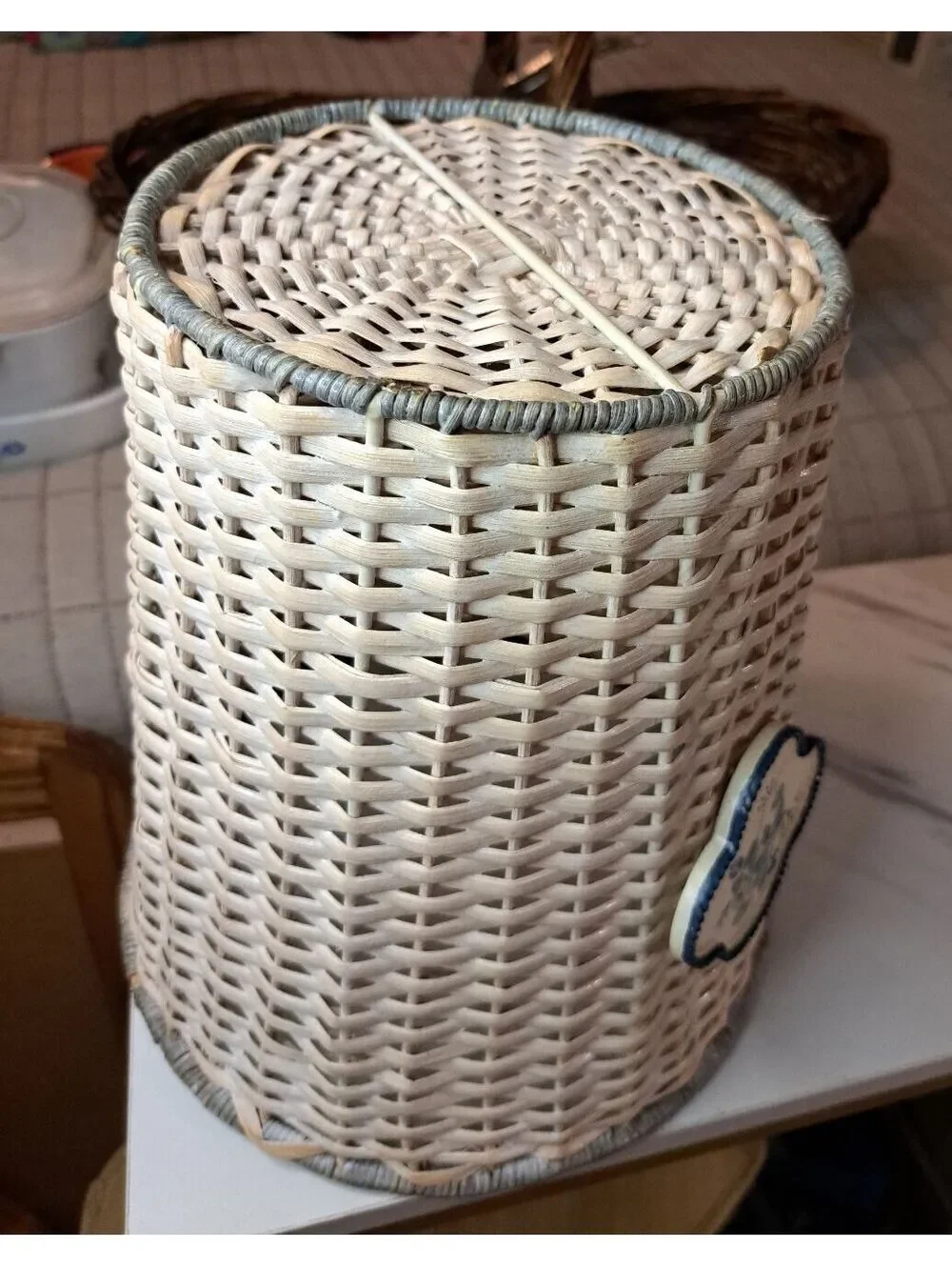 Vintage White Wicker and Rattan w/ Quatrefoil Blue Floral Plaque Wastebasket 10